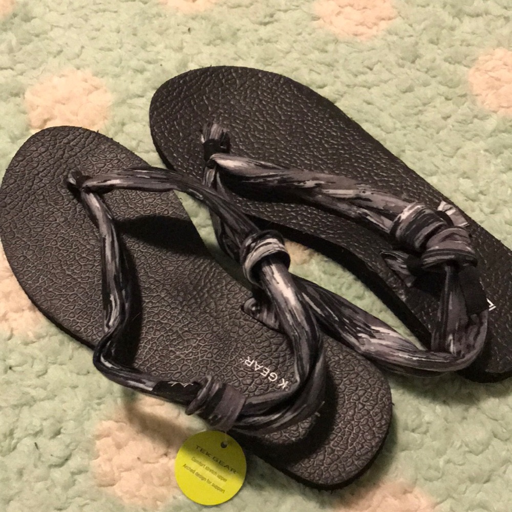 New! Tek gear sandals